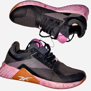 Reebok Women's Black and Pink Running Sneakers Size 9.5